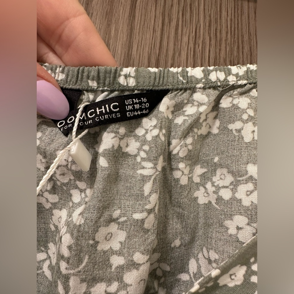 NWT - BloomChic - Floral Drawstring Dress - Sage - Size 1X (14-16) - Picture 5 of 7